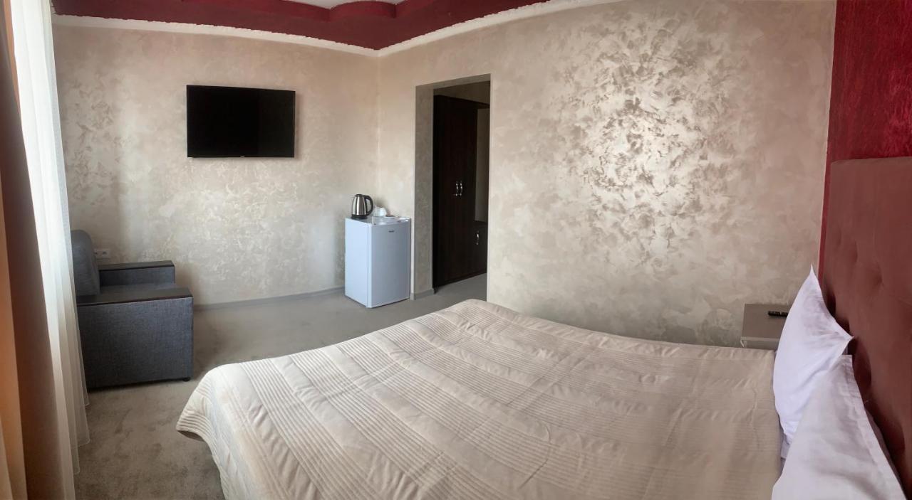 Hotel Maruna Севан Екстериор снимка