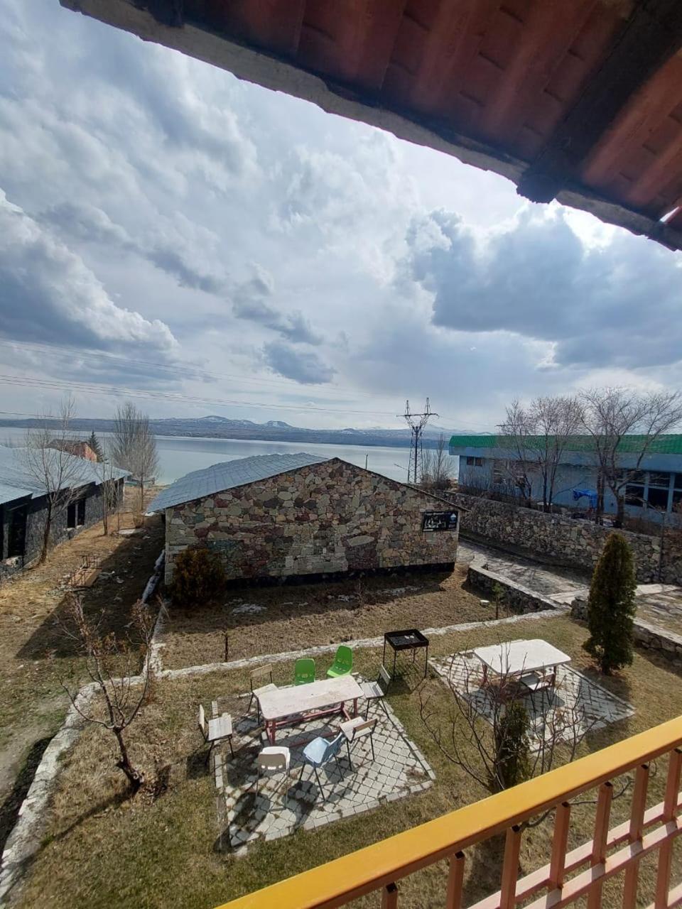 Hotel Maruna Севан Екстериор снимка