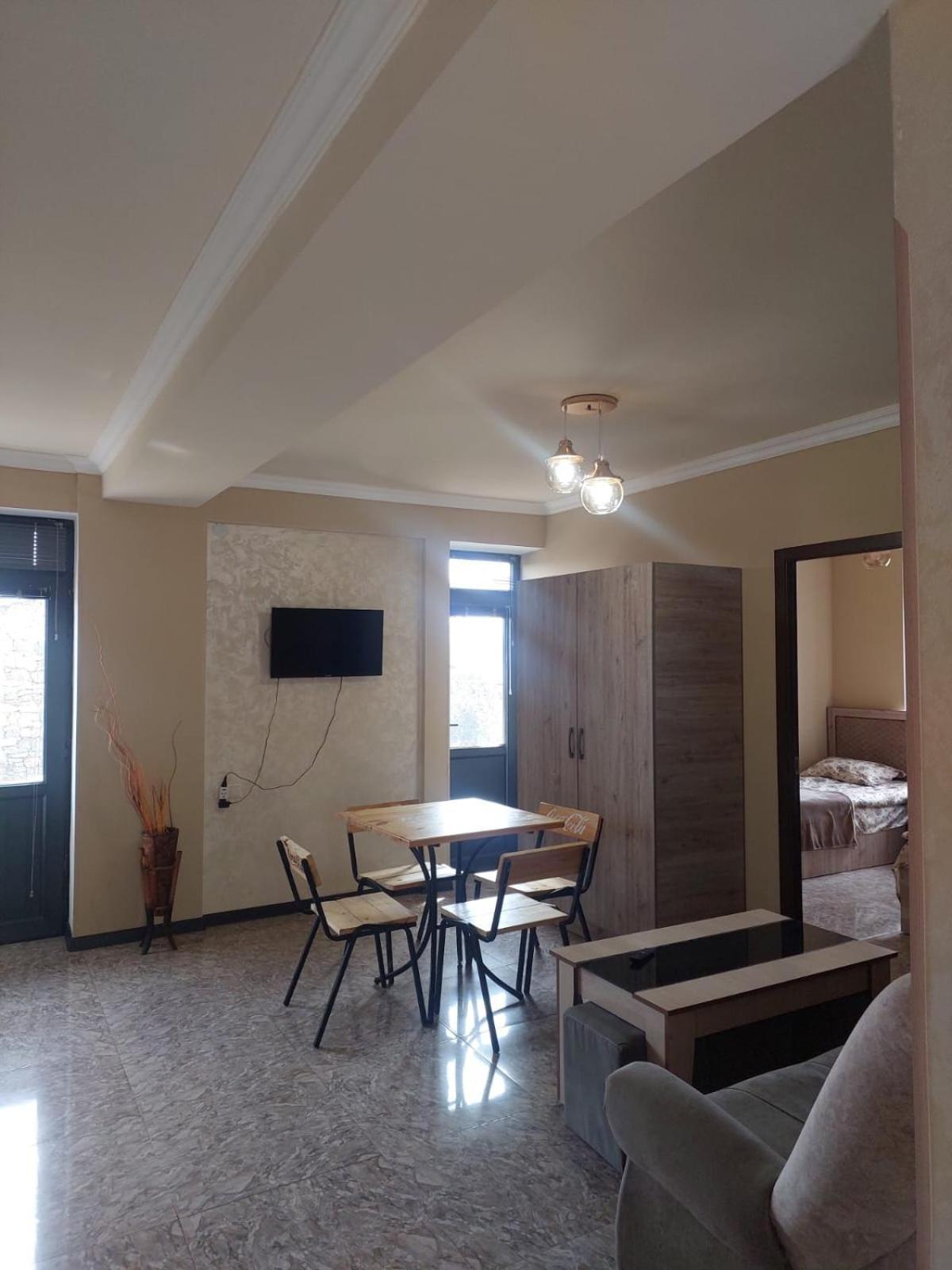 Hotel Maruna Севан Екстериор снимка